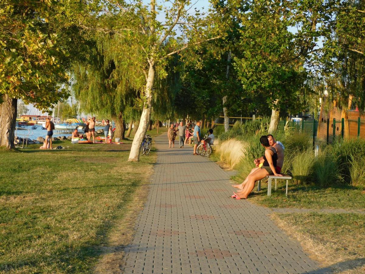 Katamaran Daire Siofok Dış mekan fotoğraf